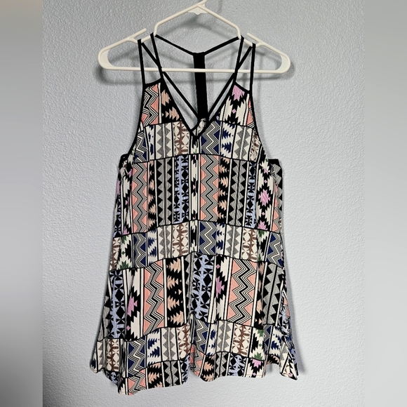 En Creme, geometric dress, size medium - Picture 2 of 4